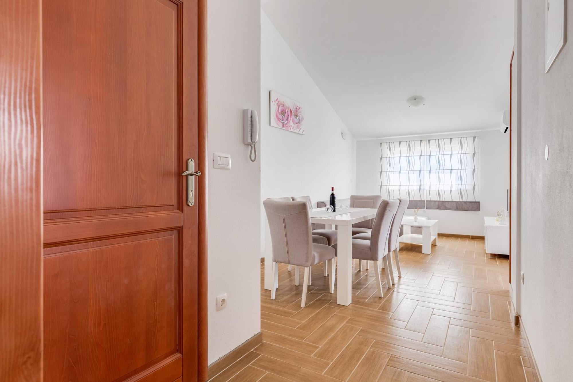 Apartmani Pocrnic Pakoštane Exterior foto